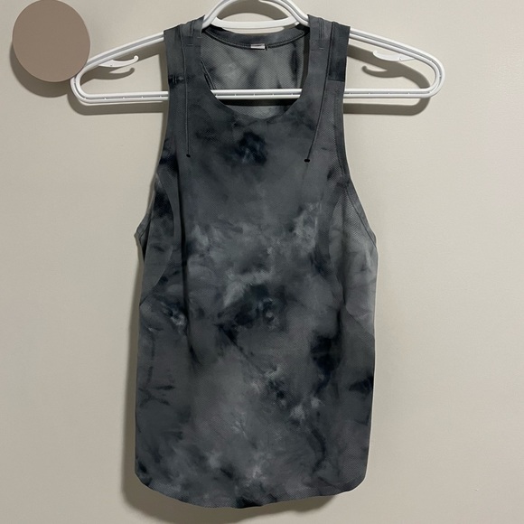 Lululemon Lightweight Run Kit tank top - Picture 6 of 6